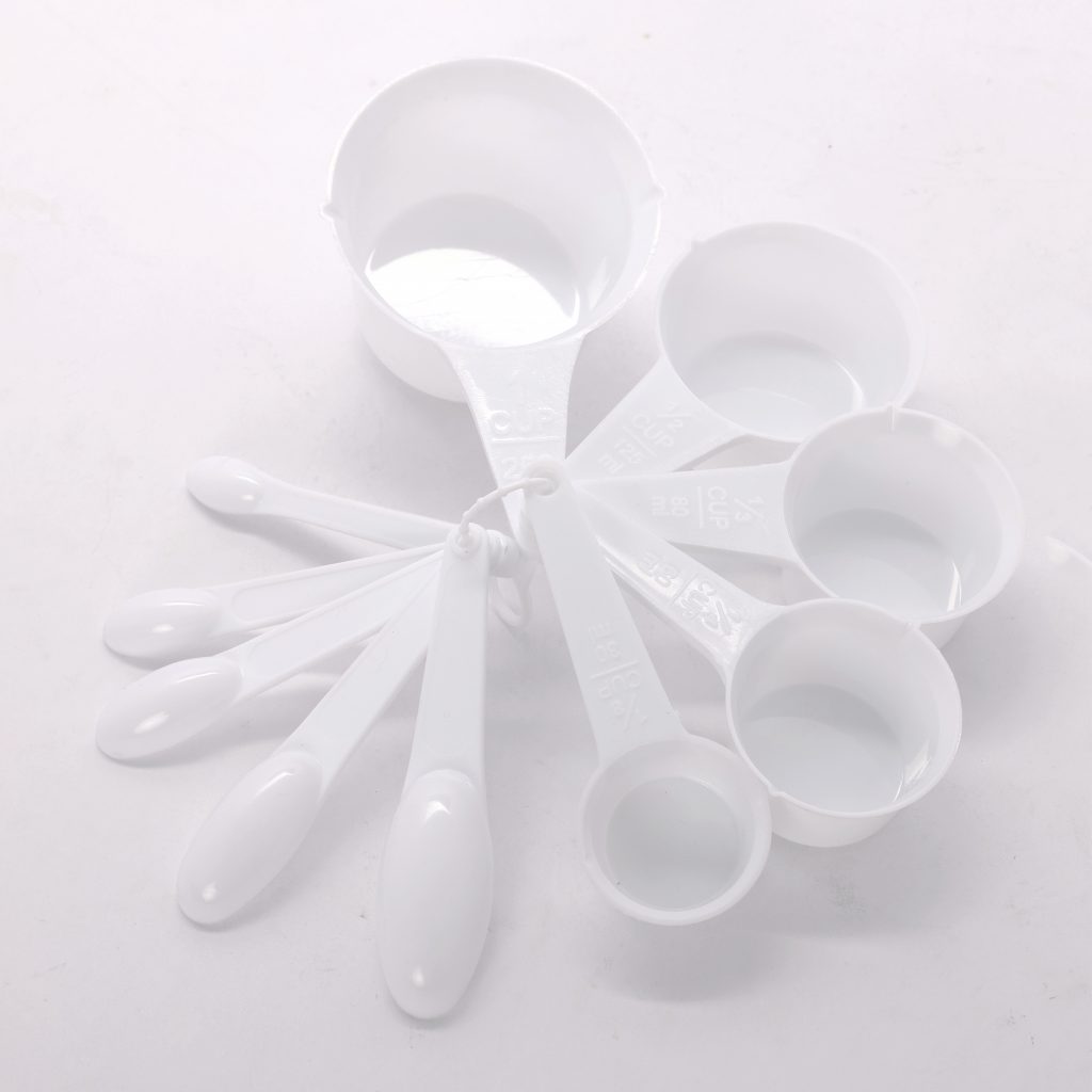 Plastic Measuring Cups and Spoons Set